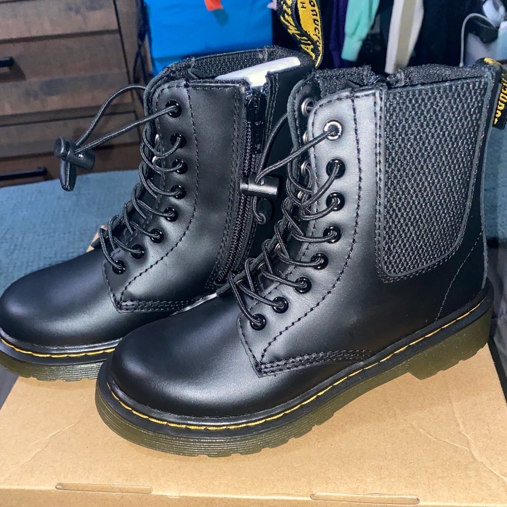 Dr martens Harper j black lace up boots